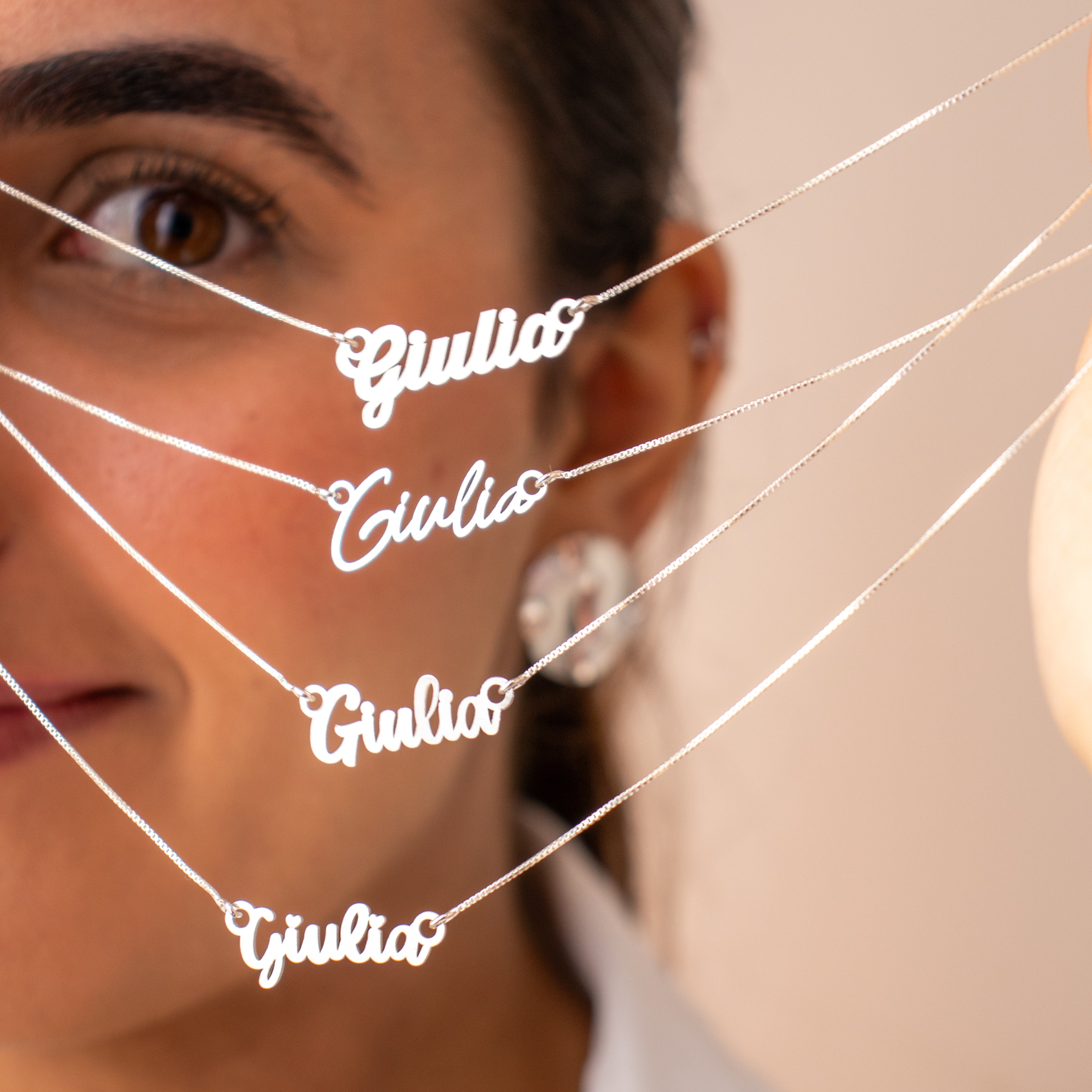 Colar personalizado com nome gravado em prata